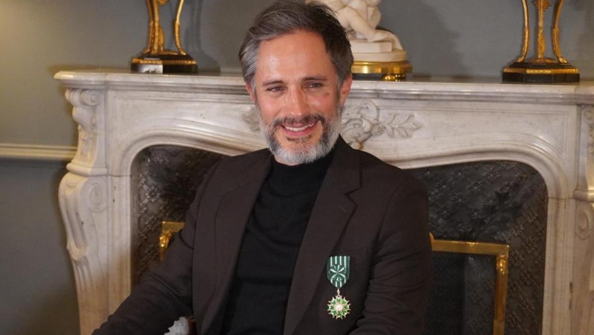 Francia reconoce la trayectoria de Gael García Bernal con la Orden de las Artes y las Letras: "Un talento que cruza fronteras"