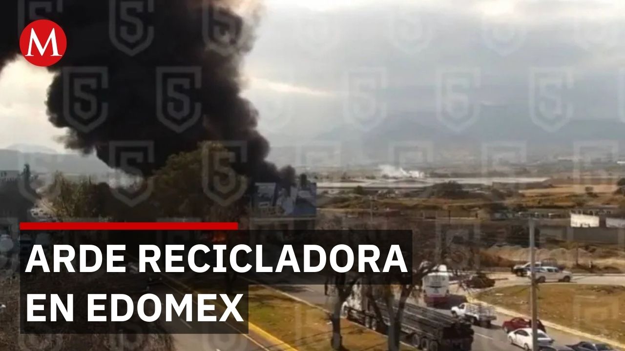 Fuego consume recicladora de PET y moviliza a cuerpos de emergencia en carretera Toluca-Tenango