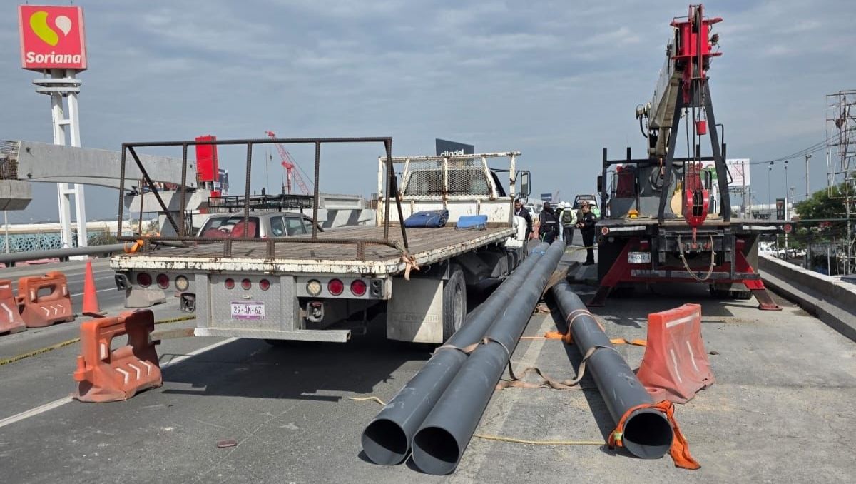 El trabajador fue llevado a un hospital e inicialmente sufrió la amputación de una de sus piernas | Sandra González