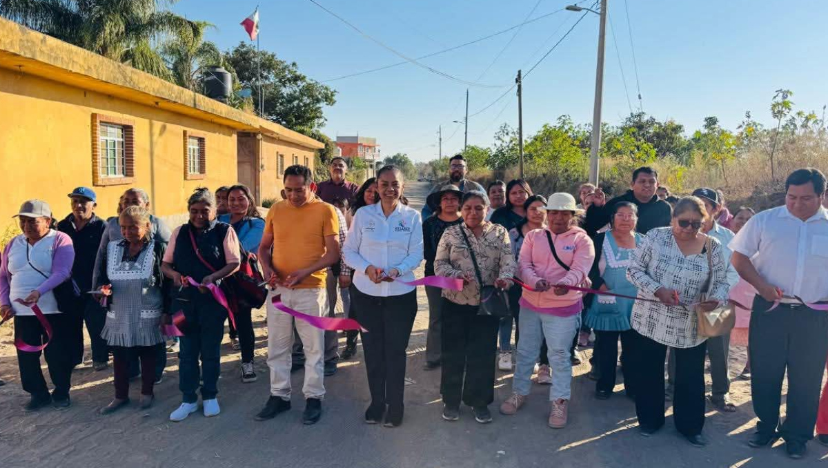 Entregan rehabilitación de 38 mil metros de caminos en Puebla | Especial