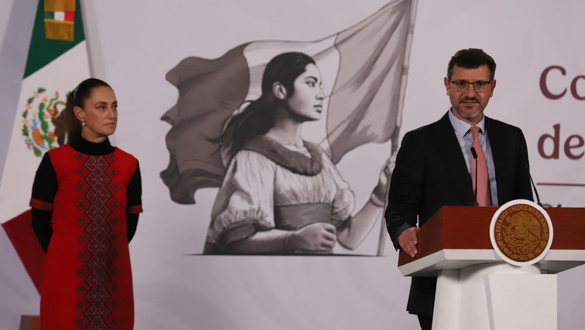 México va a dejar de importar 35% del total de las importaciones de pollo, dijo Ebrard. Foto: Octavio Hoyos