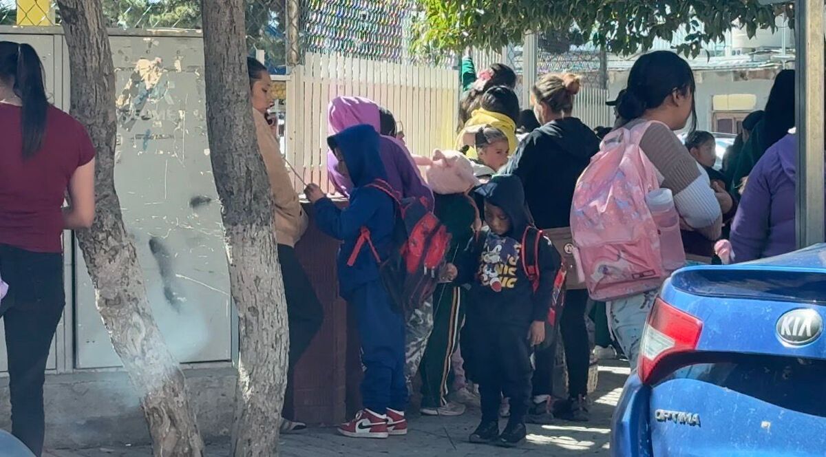 Pequeños acudieron a la escuela a pesar del frío. | Iván Sánchez