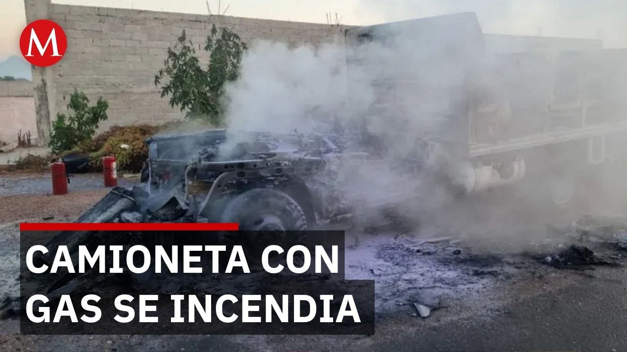 Se incendia camioneta con tanques de gas en la carretera Tula-Refinería
