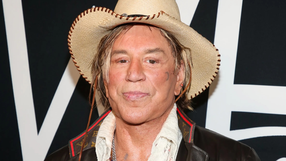 Mickey Rourke exige a su equipo devolver 90 mil dólares recaudados en GoFundMe por su supuesta crisis financiera