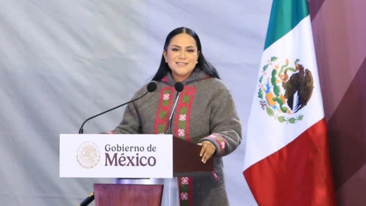 En Tlalnepantla entregaron Tarjetas Bienestar a mujeres y adultos mayores en un acto encabezado junto a la presidenta Claudia Sheinbaum.