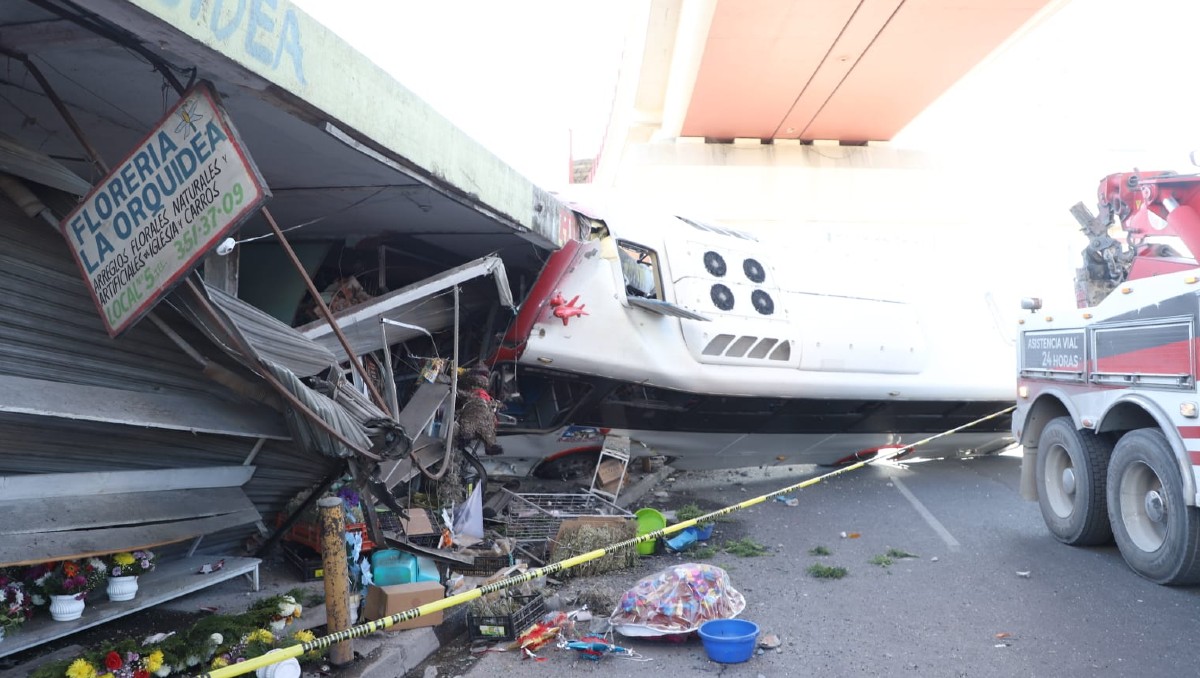 El accidente dejó dos personas lesionadas. Foto: Luis Guerra