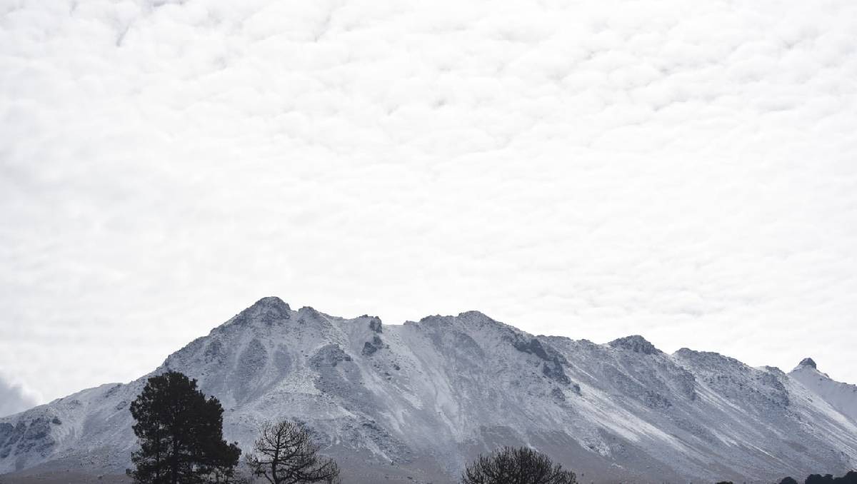 Ante la caída de nieve, la Cananp reiteró el cierre indefinido del Nevado de Toluca. Foto: (Tania Contreras)