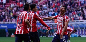 Chivas logró sumar su tercera victoria consecutiva en el arranque del Clausura 2026 superando a los Gallos Blancos del Querétaro