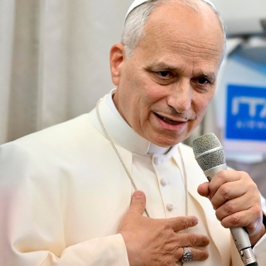El papa León XIV habla después de una visita de seis días a Turquía y Líbano.