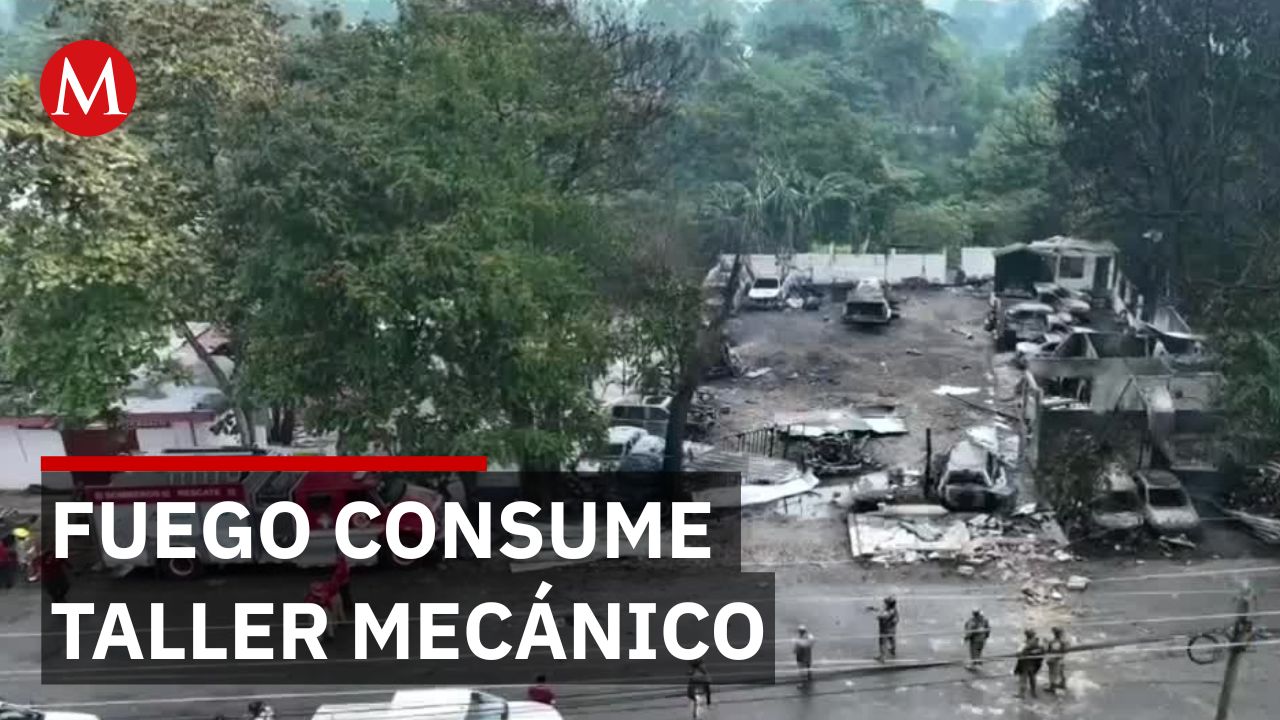 Taller mecánico en Tabasco se incendia dejando varias personas heridas y vehículos calcinados
