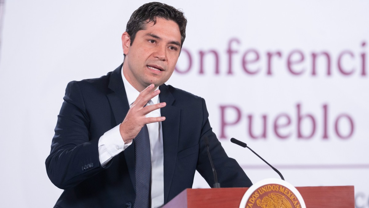 Antonio Martínez advirtió que quien condicione la constancia para realizar una factura será multado. | Foto: Especial