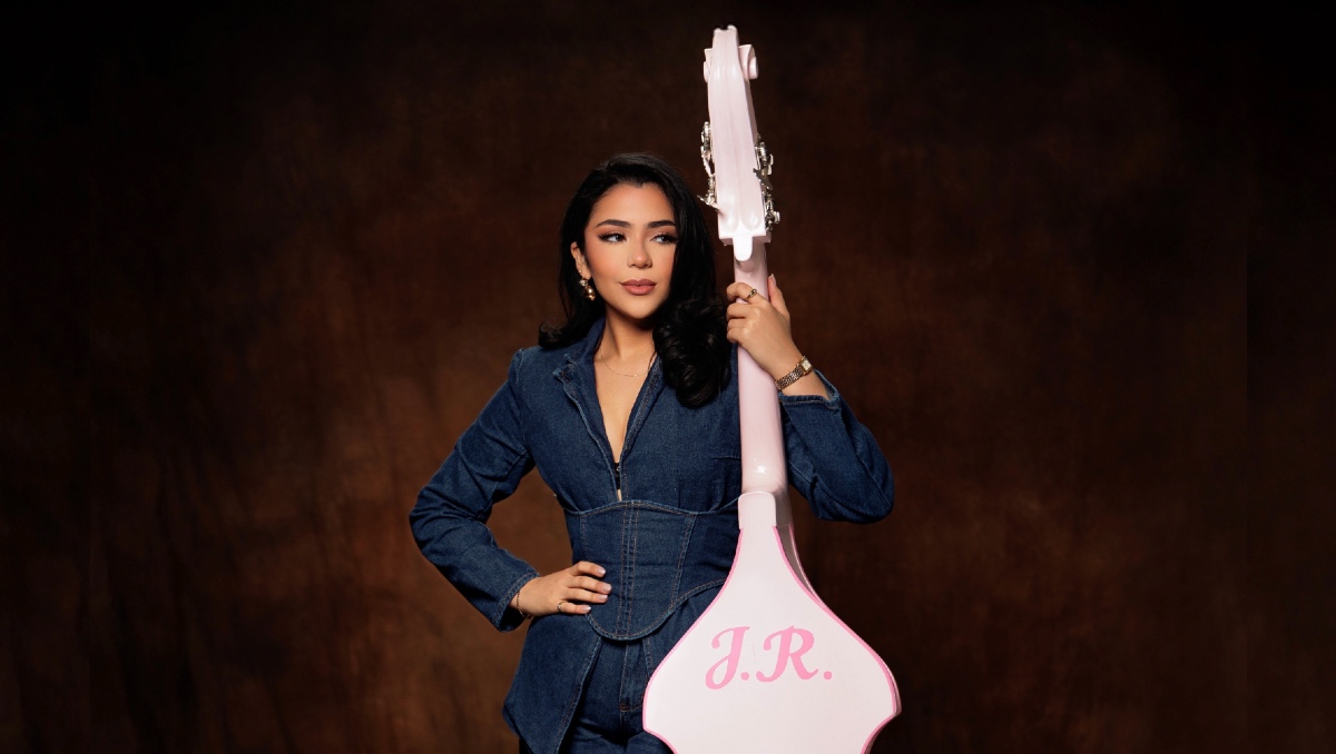 Jasmine Ramírez, la virtuosa del tololoche que pasó de subir videos en redes a compartir escenario con Xavi y Marca Registrada