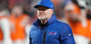Los Buffalo Bills despiden al entrenador Sean McDermott tras derrota ante Denver Broncos en la Ronda Divisional.