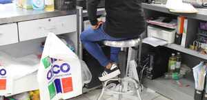 El subsecretario del Trabajo y Previsión Social, señaló que, además de la falta de sillas, tampoco han realizado el estudio para establecer de descansos.