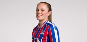 Emma Watson, jugadora escocesa, llega a la ciudad de Monterrey para firmar su contrato con los Tigres Femenil; hará las pruebas médicas y firmará el contrato