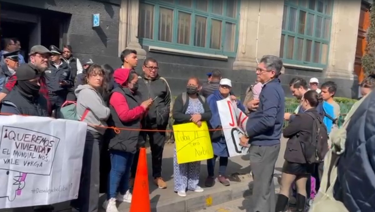 Los manifestantes buscaron a los ministros. | Especial