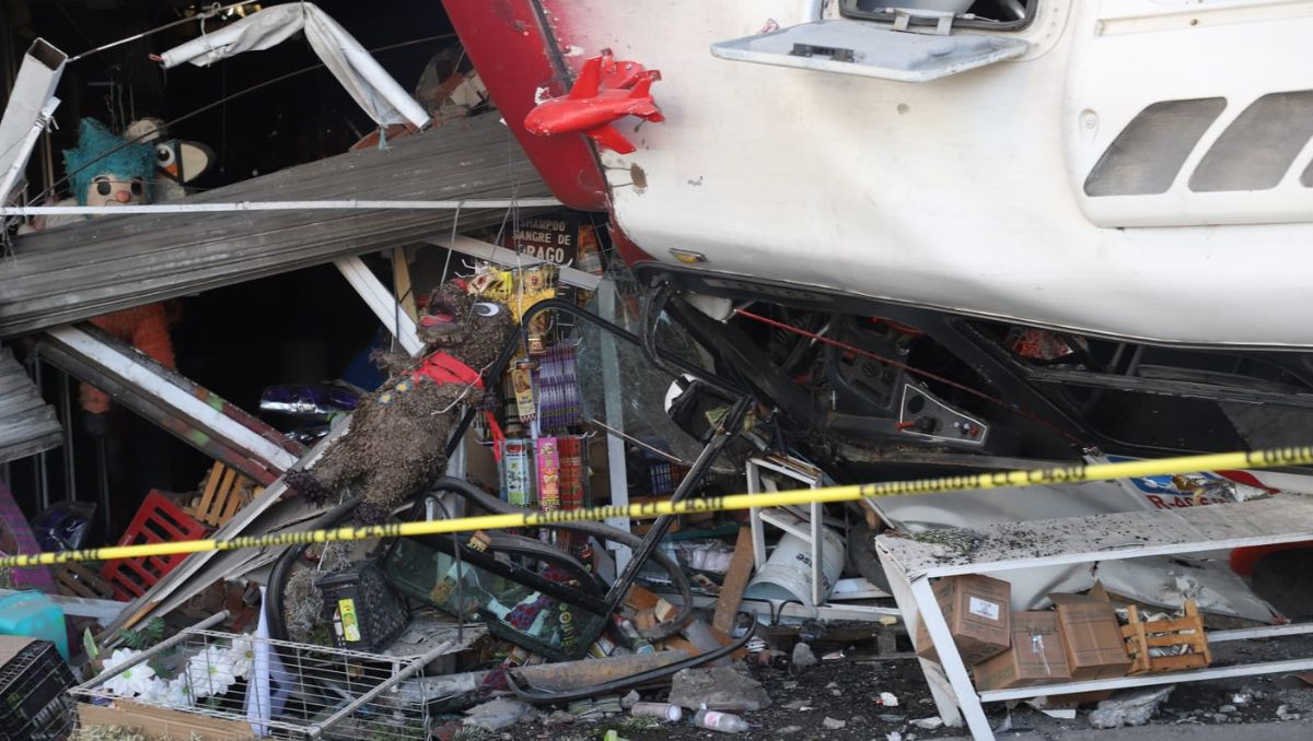 La mañana del lunes sigue el resguardo por parte de una unidad de la Policía de Monterrey | Luis Guerra