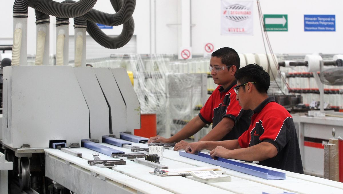 Manufactura. Leonel Rocha