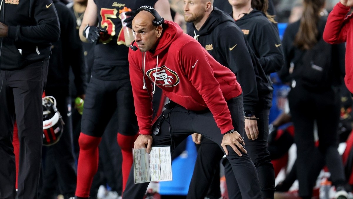 Robert Saleh deja a los 49ers y firma con nuevo entrenador de los Titans de la NFL (AP)