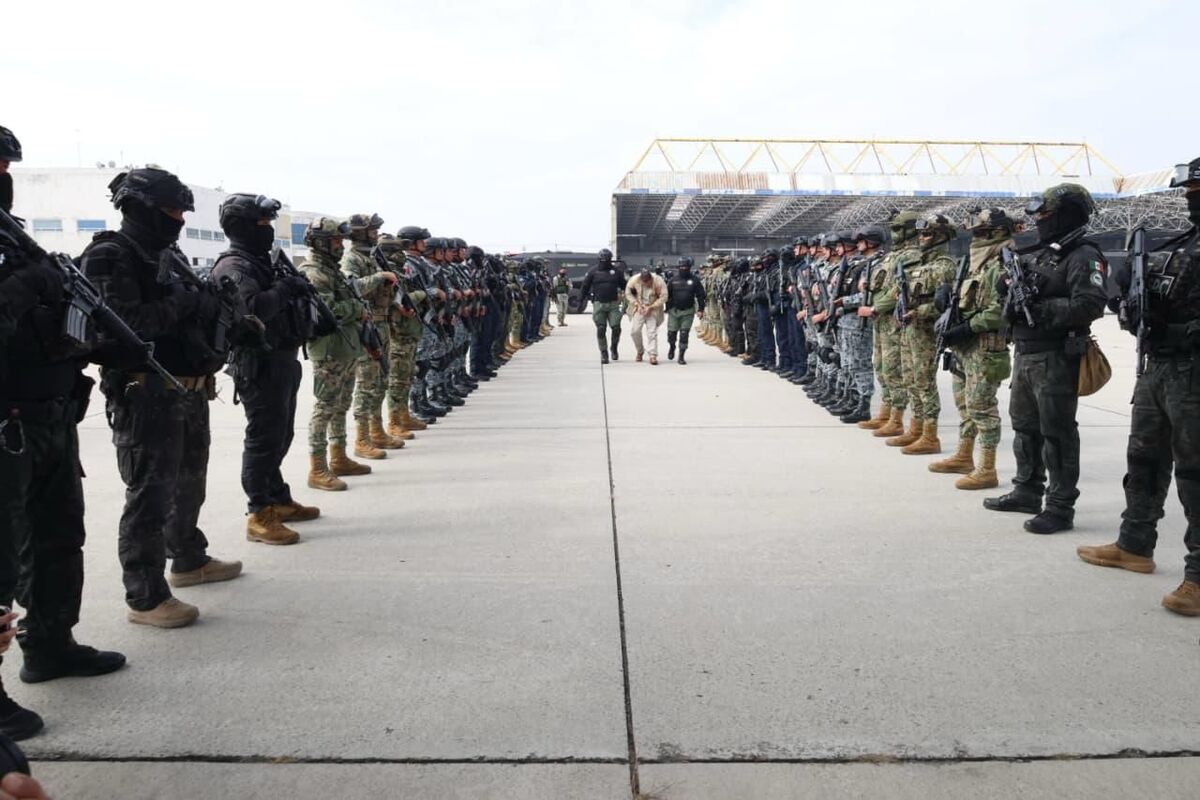 Así trasladaron a líderes del narcotráfico a aeronaves con destino a EU. Foto: (Especial)