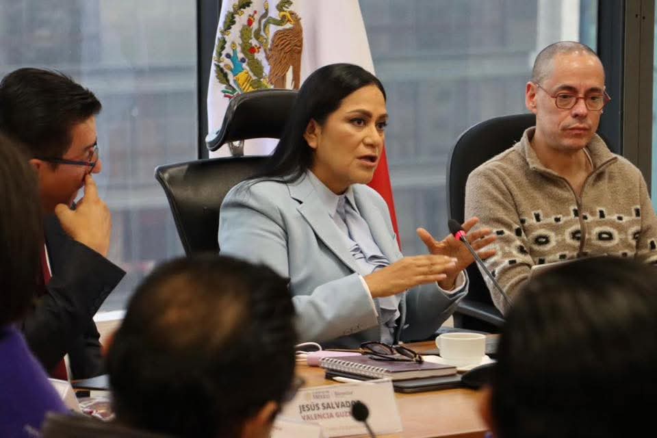 Ariadna Montiel sostiene reunión sobre la credencialización del Servicio Universal de Salud
