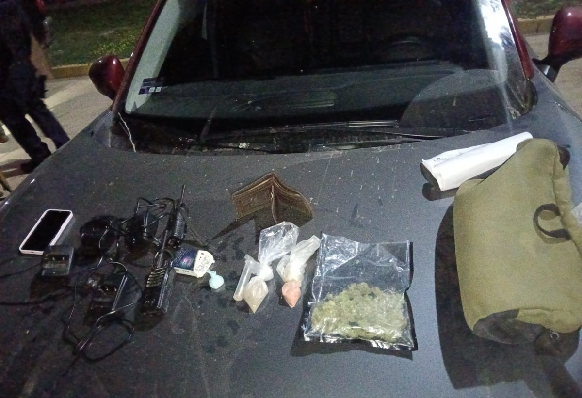 Entre la droga asegurada destaca cristal.