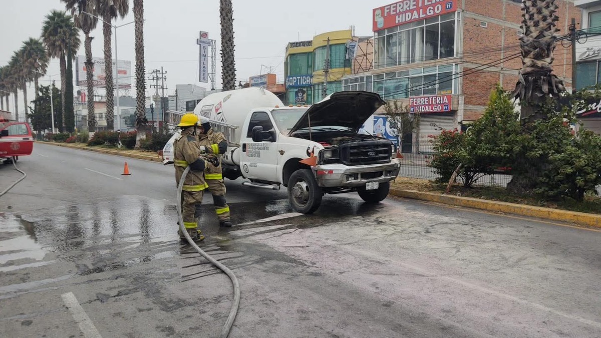 Falla en pipa de gas provoca cierre vial en Tizayuca. (Guadalupe Trejo)