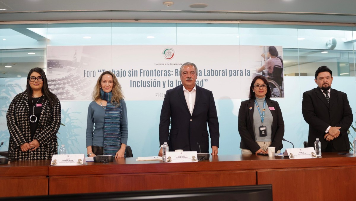 Legisladores dialogan en el foro 'Trabajo sin fronteras: una reforma laboral para la inclusión y la igualdad'. | Foto: X (@raulmoronO)