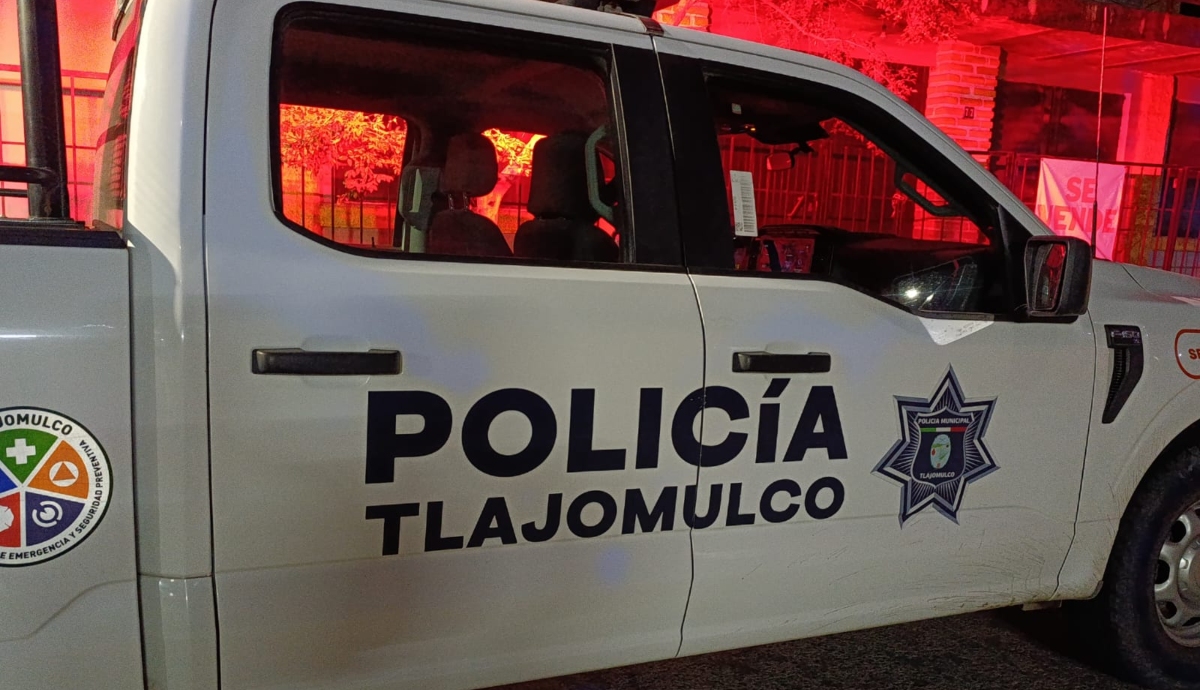 Policías de Tlajomulco arribaron al lugar luego de los reportes sobre balazos en la zona (Foto: Vicente Torres Alfaro)