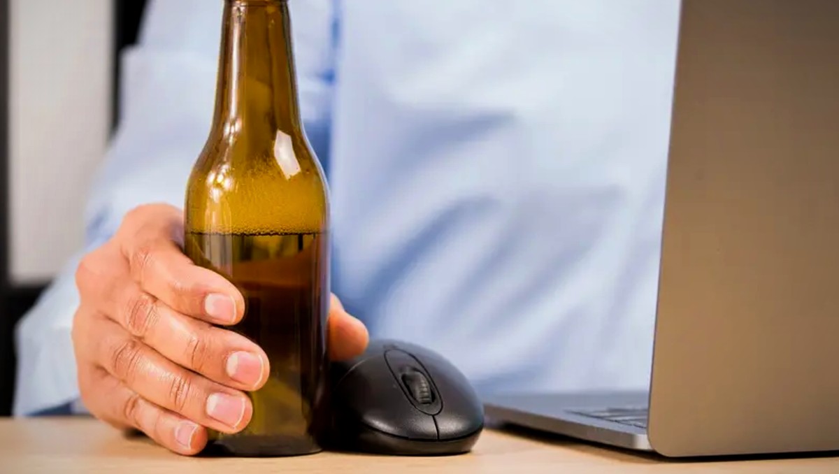 Procuraduría de León da de baja a dos por ingresar bebidas alcohólicas | Especial