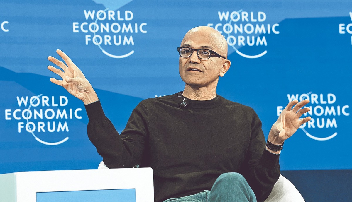 Satya Nadella participó en el primer día de reuniones del Foro Económico Mundial. DENIS BALIBOUSE/REUTERS