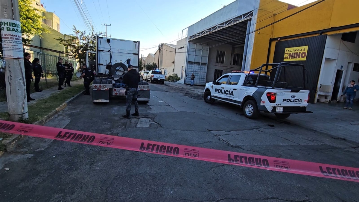 El conductor fue atado de pies y manos para ser abandonado en Tlaquepaque (Foto: Juan Carlos Munguía)
