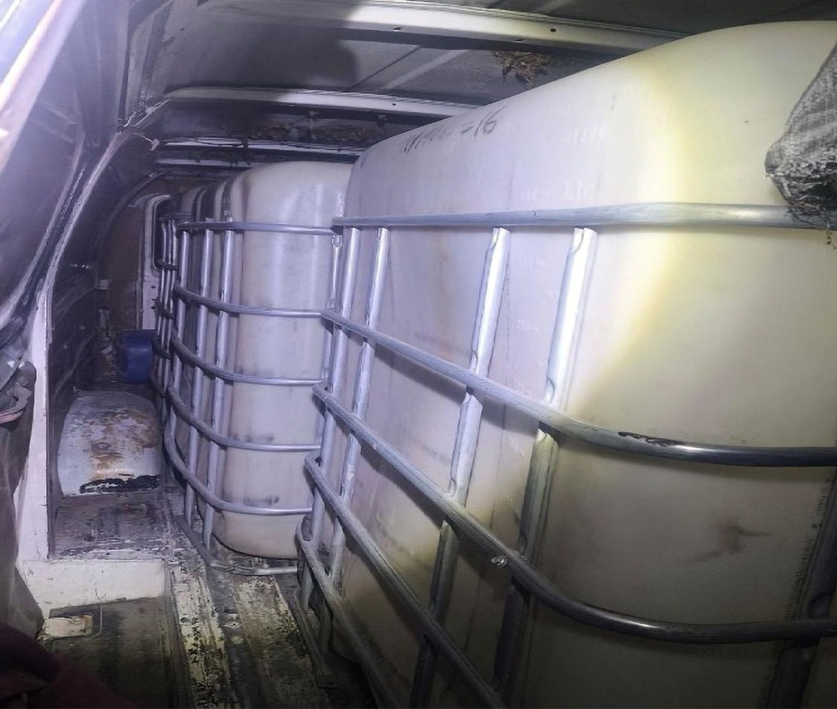 Los elementos de seguridad se percataron de la existencia de una toma clandestina de hidrocarburo de Pemex. (Foto: especial)