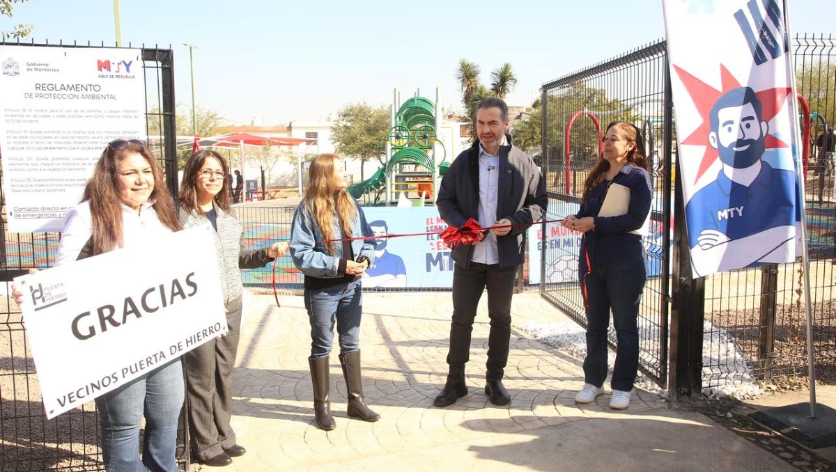 Al evento asistieron diversas autoridades municipales. Roberto Alanís