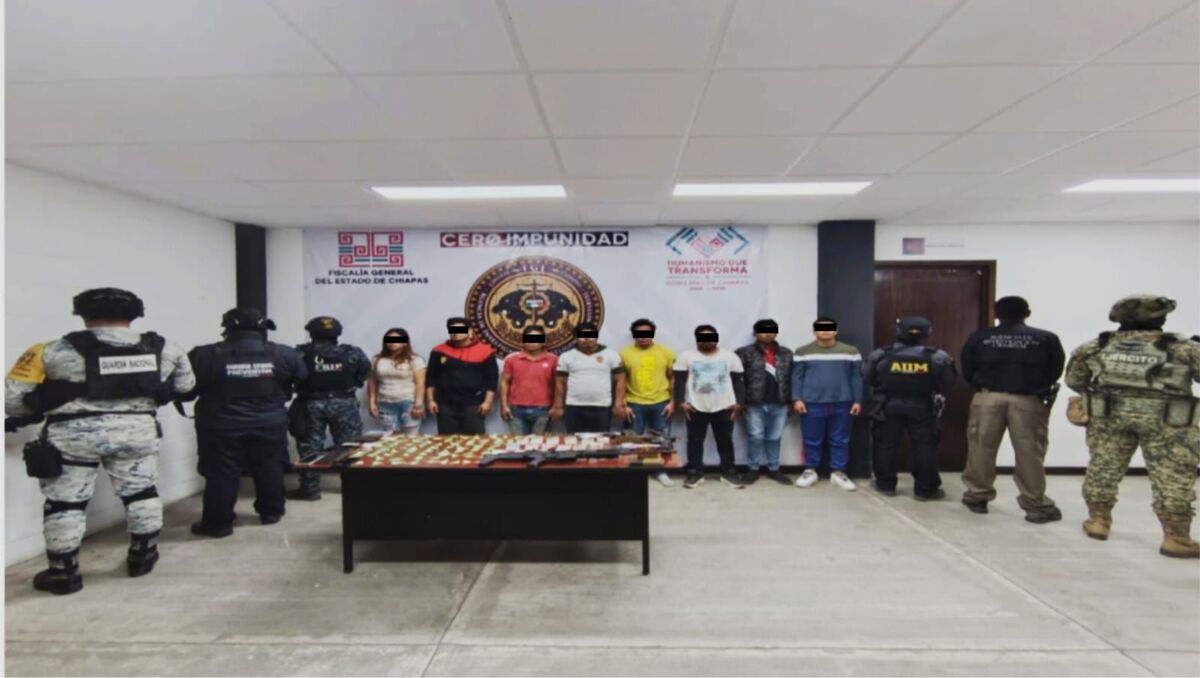 Dos  implicados son originarios del estado de Oaxaca y fueron detenidos en posesión de sustancias ilícitas y armas de fuego.