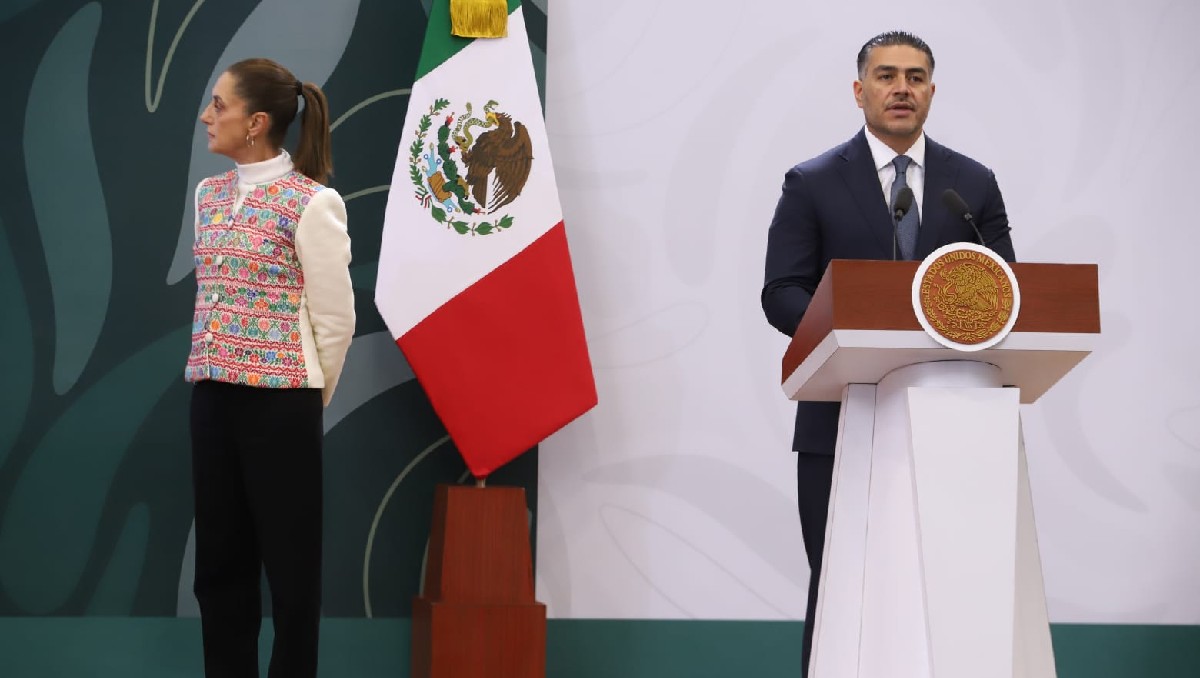 Omar García Harfuch en la conferencia mañanera desde Puebla. | Foto: Jesús Quintanar