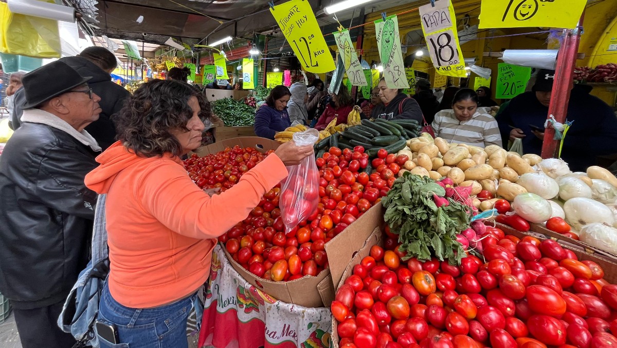 Venta de verduras en el mercado de Tampico. (Yazmín Sánchez)
