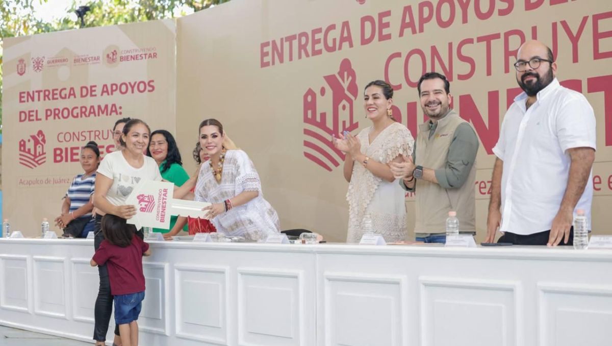 Entregan más de 320 apoyos del programa 'Construyendo Bienestar' en Acapulco