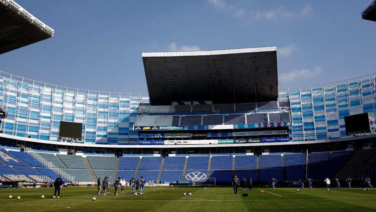 Gobierno de Puebla pagó más de 6 millones de pesos por la 'problemática' cancha del Estadio Cuauhtémoc
