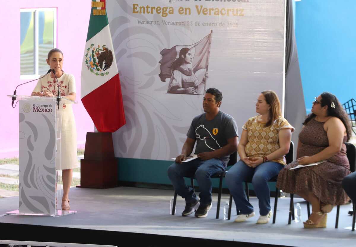 La presidenta Sheinbaum encabezó la entrega de viviendas para el Bienestar en Veracruz, Veracruz. | Jesús Quintanar