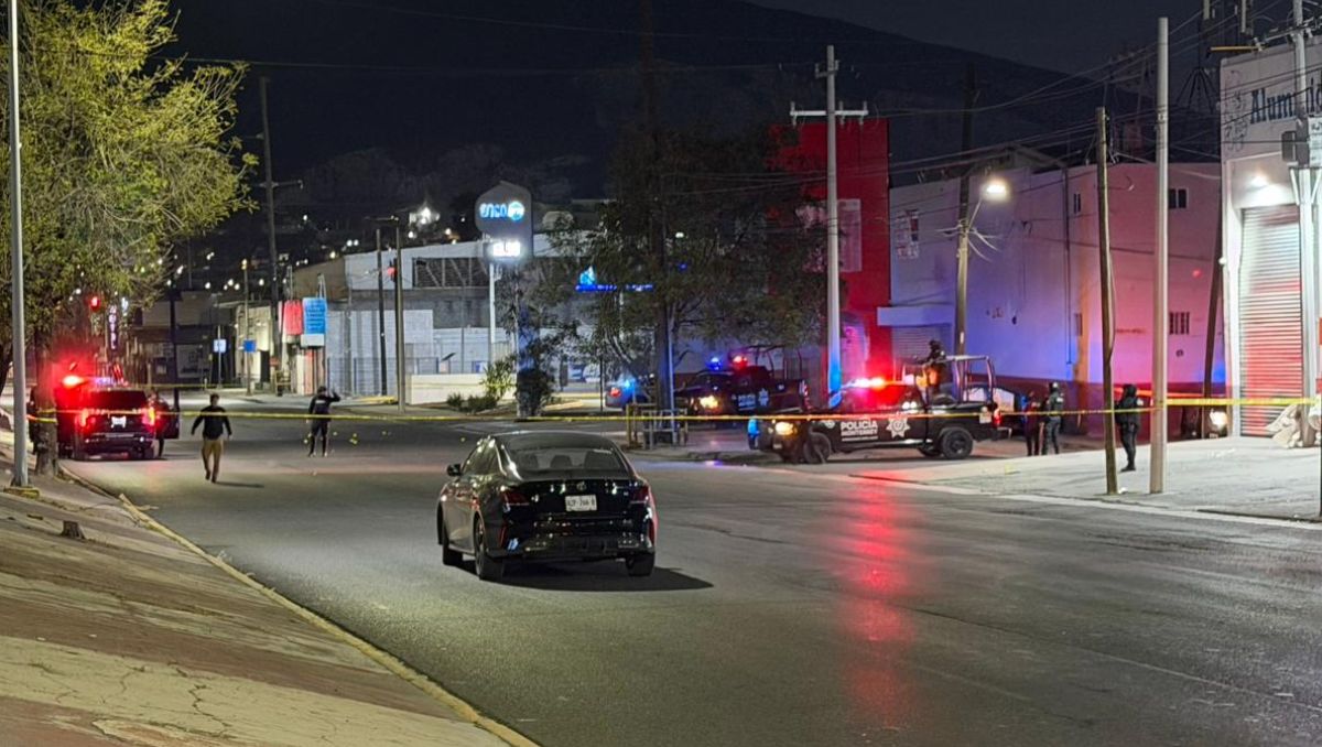 El vehículo terminó estrellándose contra una bodega ubicada en el cruce de la avenida Bernardo Reyes. Fernanda Pérez