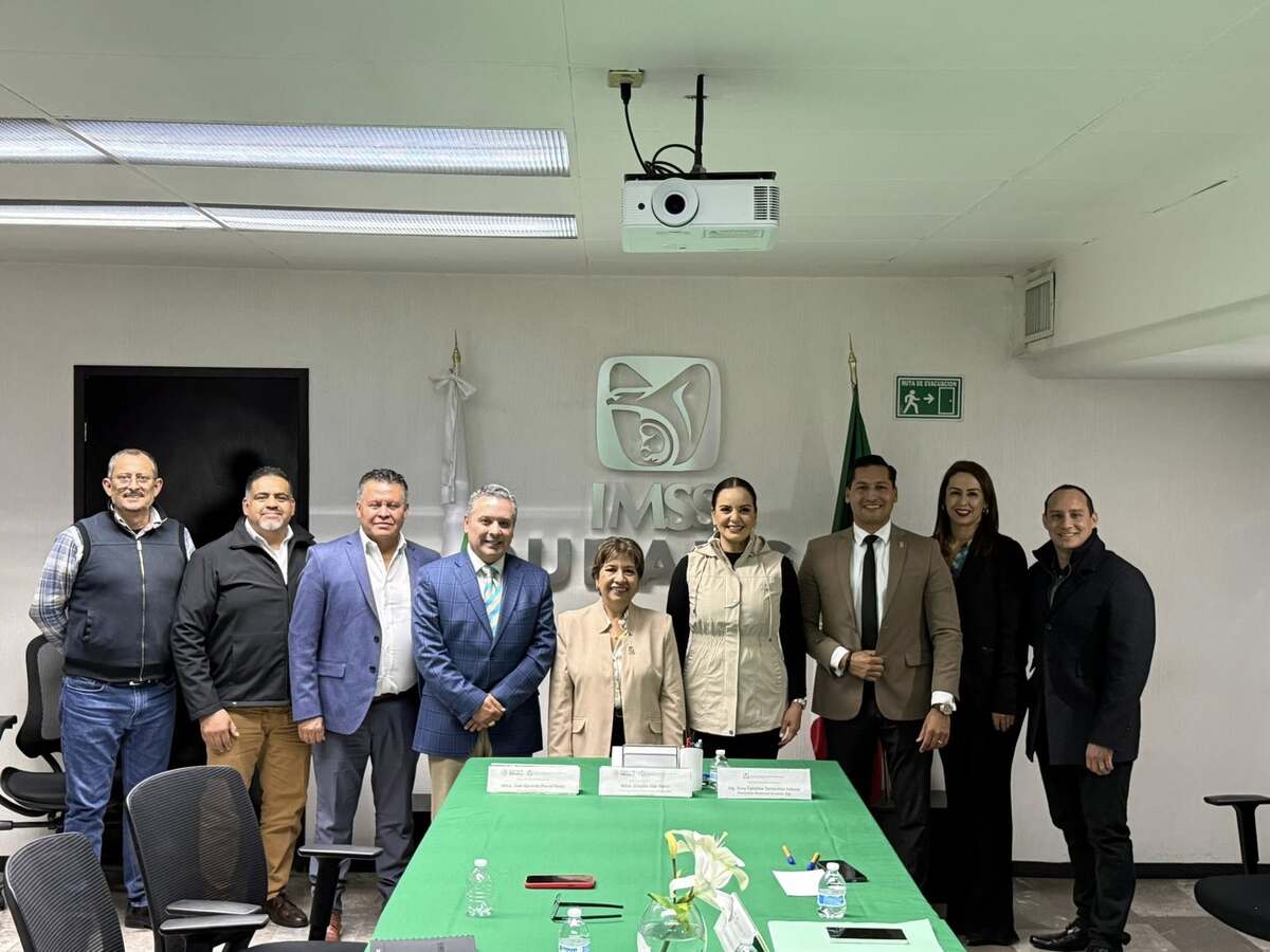 La alcaldesa de Lerdo y la delegada del IMSS en Durango encabezaron la firma del documento. | Especial