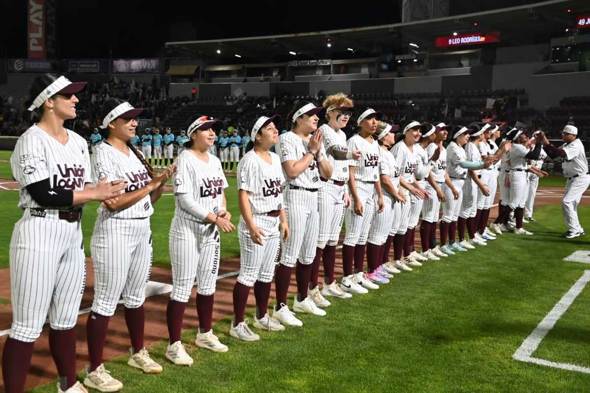 En Torreón, inauguran temporada de softbol profesional. | Roberto Amaya