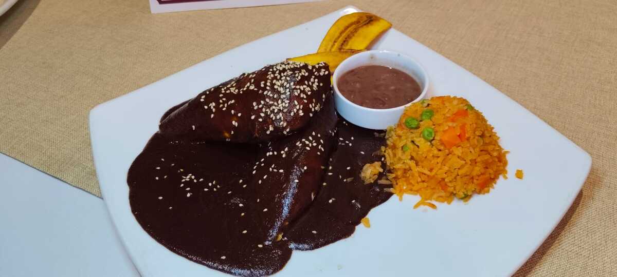 Realizan el Festival de los Moles en la Hacienda de los Morales