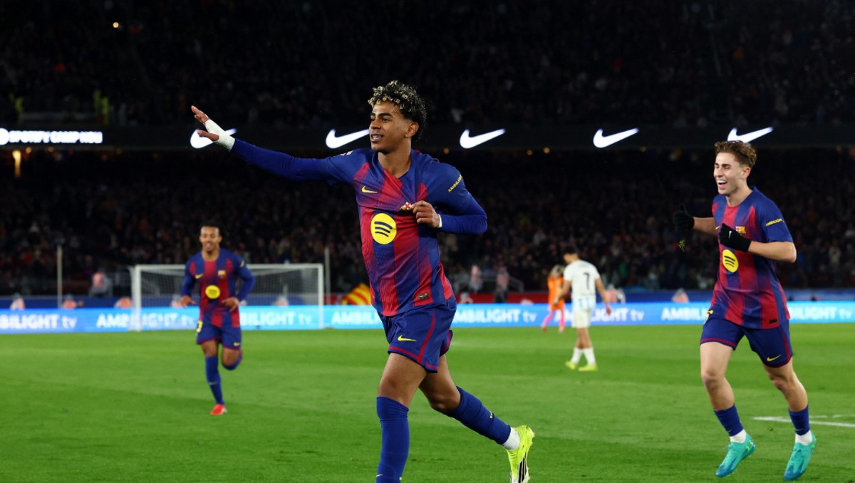 Barcelona aprovecha los errores del Real Oviedo para recuperar el liderato de LaLiga