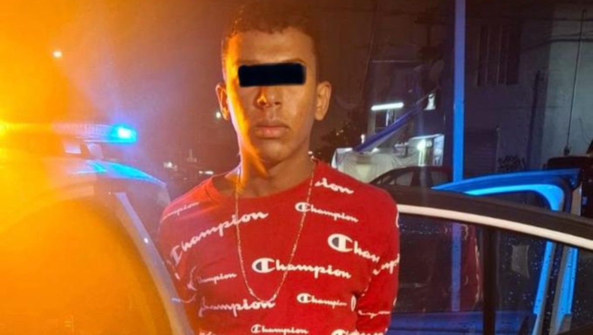 El detenido fue identificado como Miguel Ángel Antonio H., de 18 años de edad. Foto: Especial