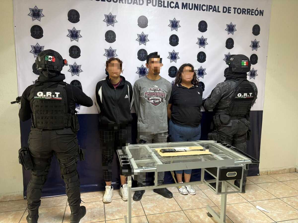 Detienen a tres personas armadas con machete en Torreón.| Especial.