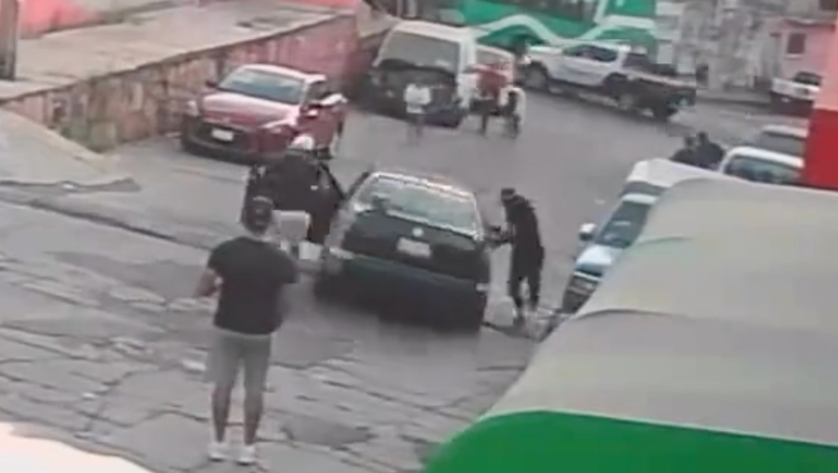 Aunque intentaron detenerla, la unidad rodó calle abajo sin control y se estrelló. | Especial