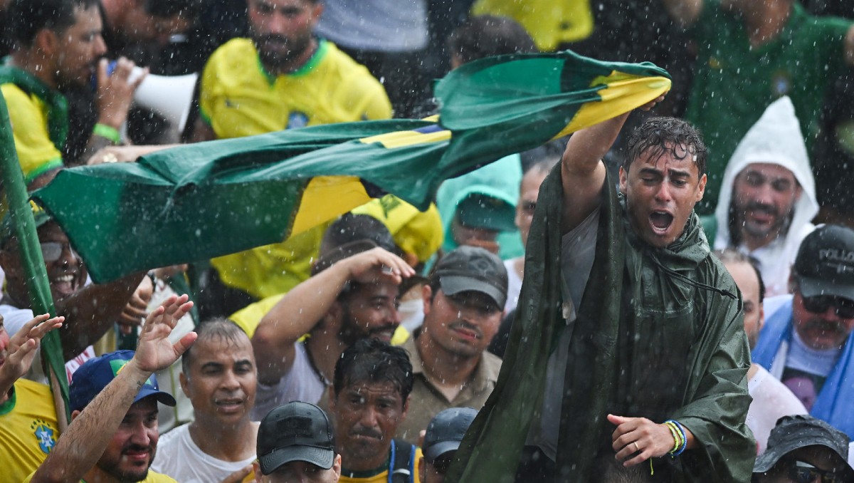 Rayo golpea a decenas de simpatizantes de Jair Bolsonaro en Brasil | VIDEO