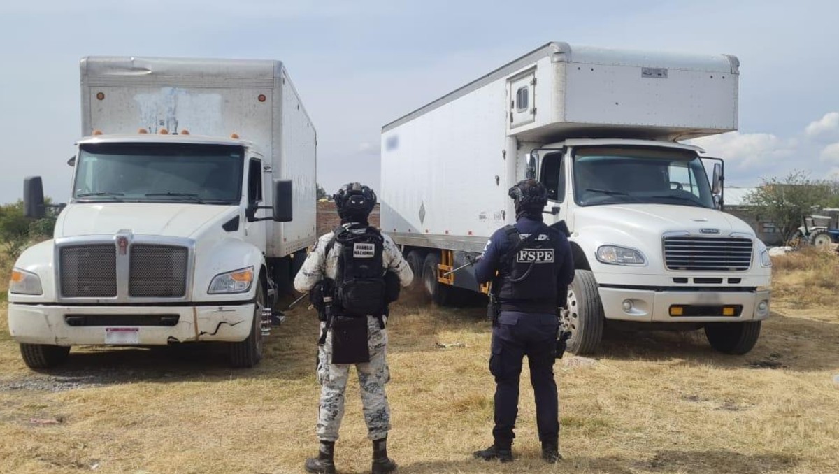 En operativo de la estrategia CONFIA, la Secretaría de Seguridad y Paz de Guanajuato recupera dos tractocamiones y mercancía.